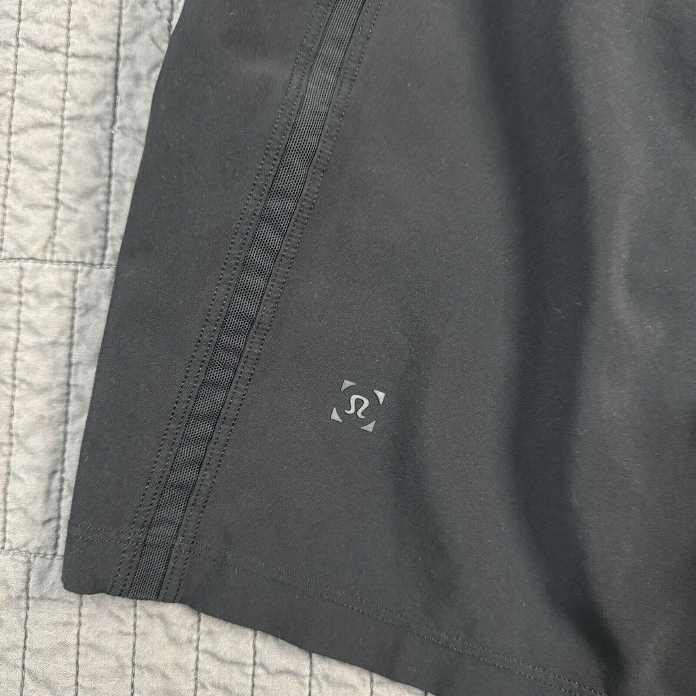 Lululemon Shorts Mens Large Black Pace Breaker Lined 7" Running Gym Workout - Picture 3 of 11